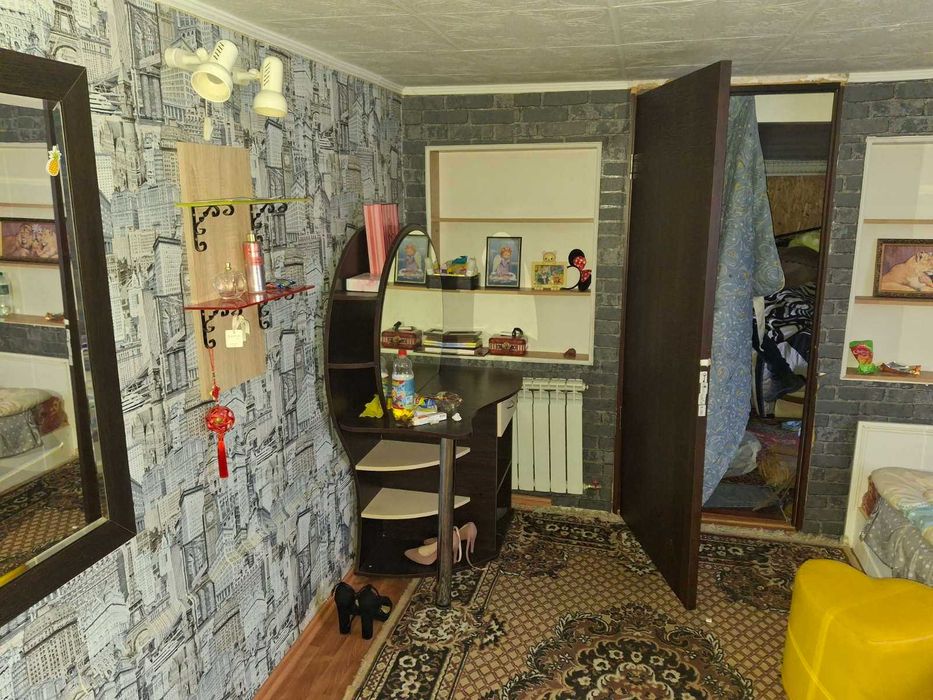 Двоповерховий будинок у центрі