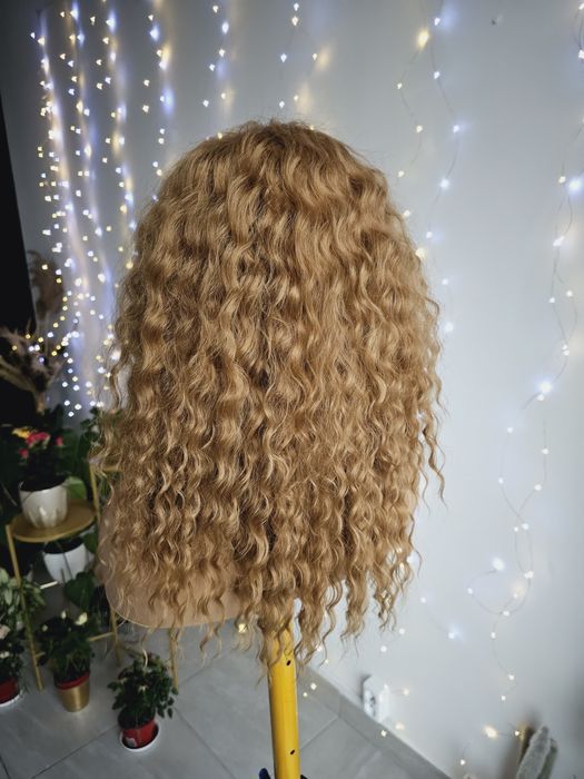 Peruka afroloki loki ciemny złoty blond Krysia naturalna fryzura
