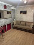 Продаю 2к/кв пл.Победы 30/20/6,ремонт,балкон 18000