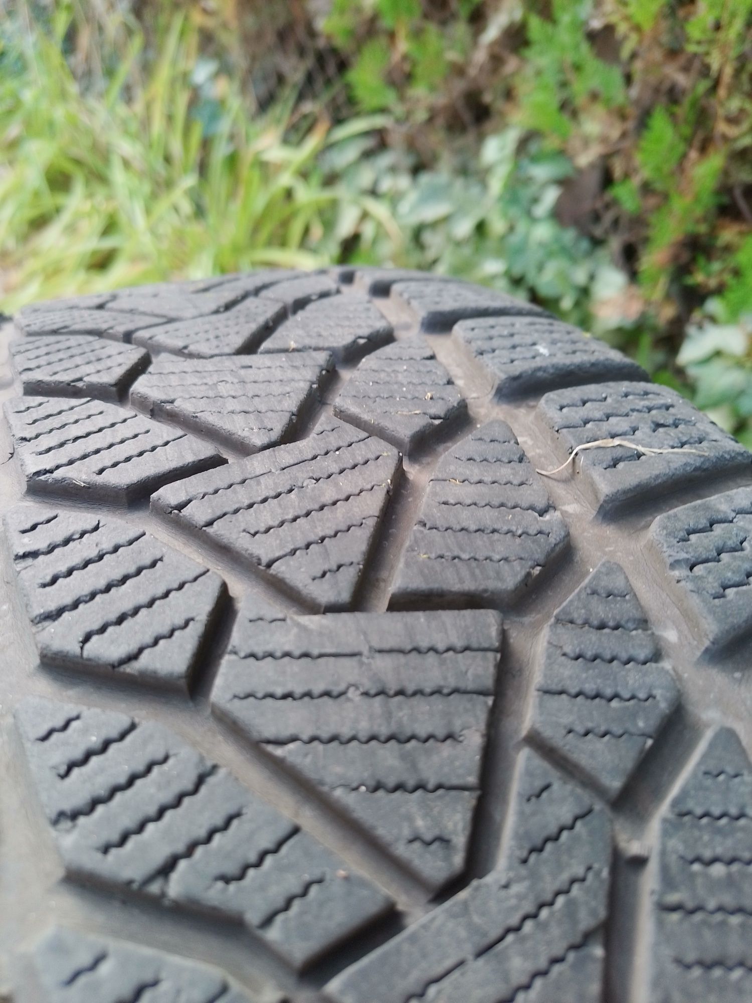 Audi Q5 koła felgi z oponami zimowymi 235/65R17