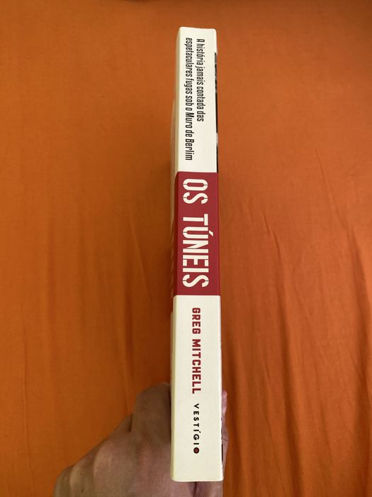 Livro “Os Túneis”