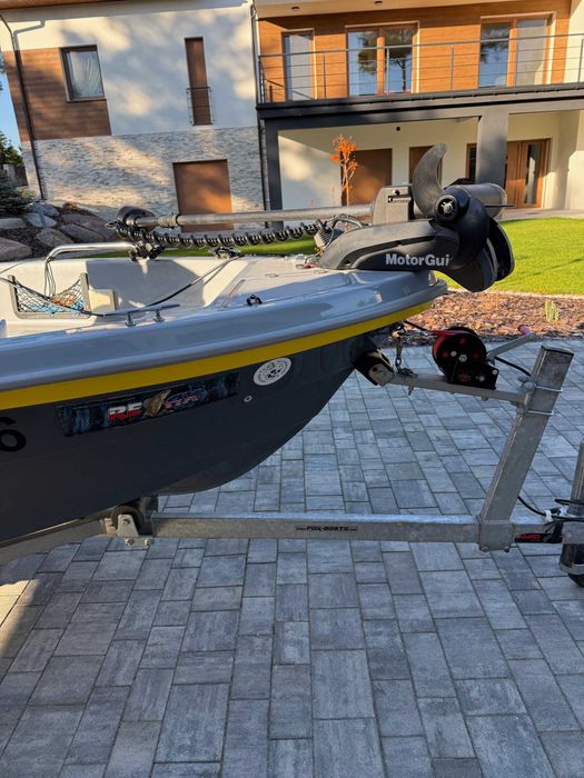 Łódź wędkarska RIVERFOX 420C + YAMAHA 40+dziobowy - komplet