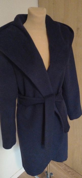 Wełniany płaszcz damski