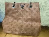 Вместительная сумочка Louis Vuitton