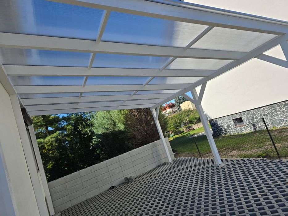 Zadaszenie z poliwęglanu komorowego