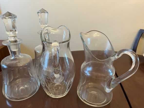 Serviço de copos antigo, com garrafas e jarros + diversos – desde 12€
