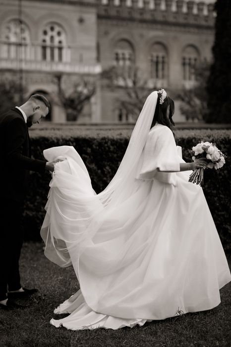 Розкішне весільне плаття