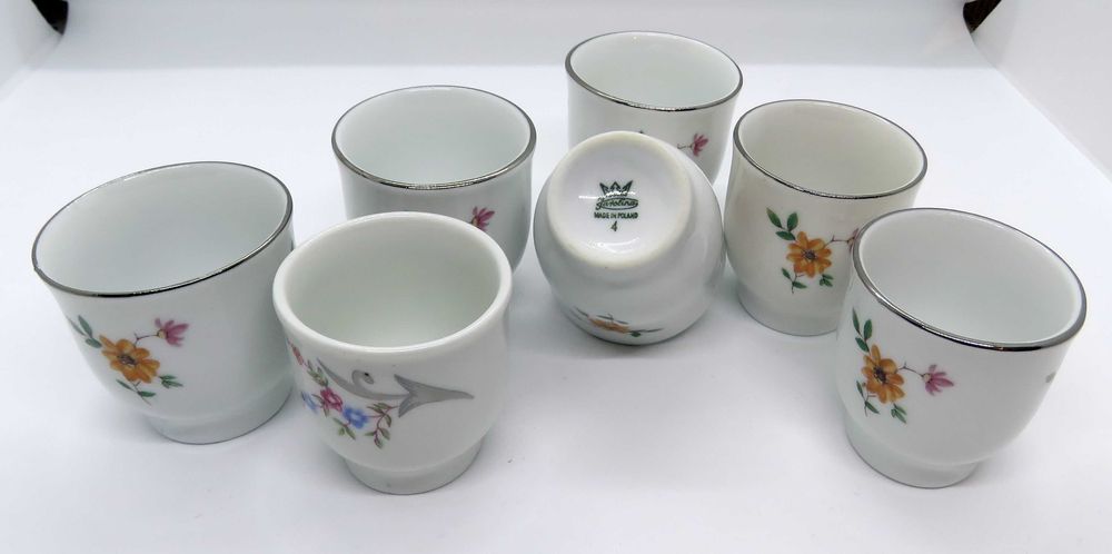 Kieliszki na jajka - 6 sztuk plus 1 Karolina doskonały stan !!! ZESTAW