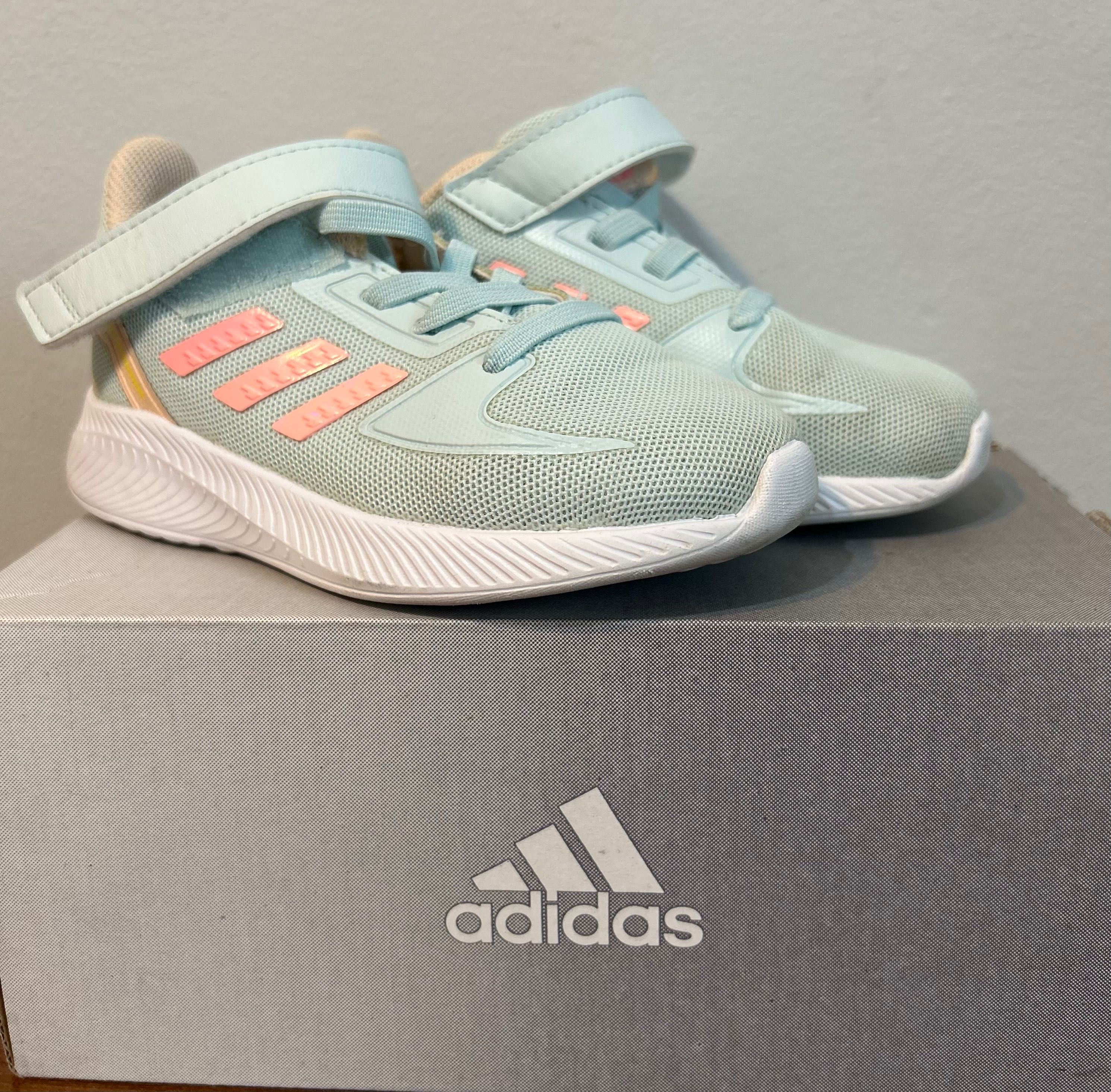 Dziecięce buty Adidas (rozmiar 24. 14 cm)