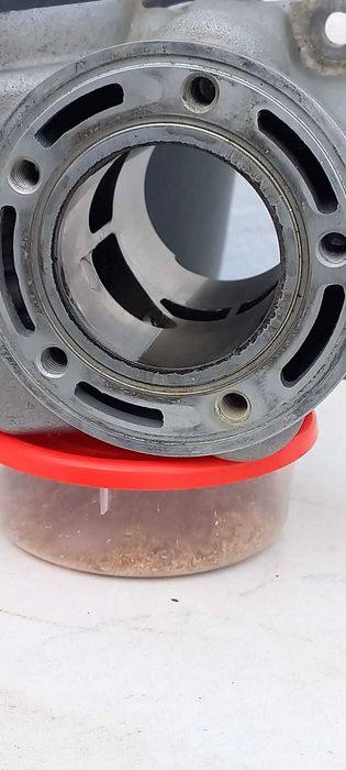 Cilindro yz125 danificado