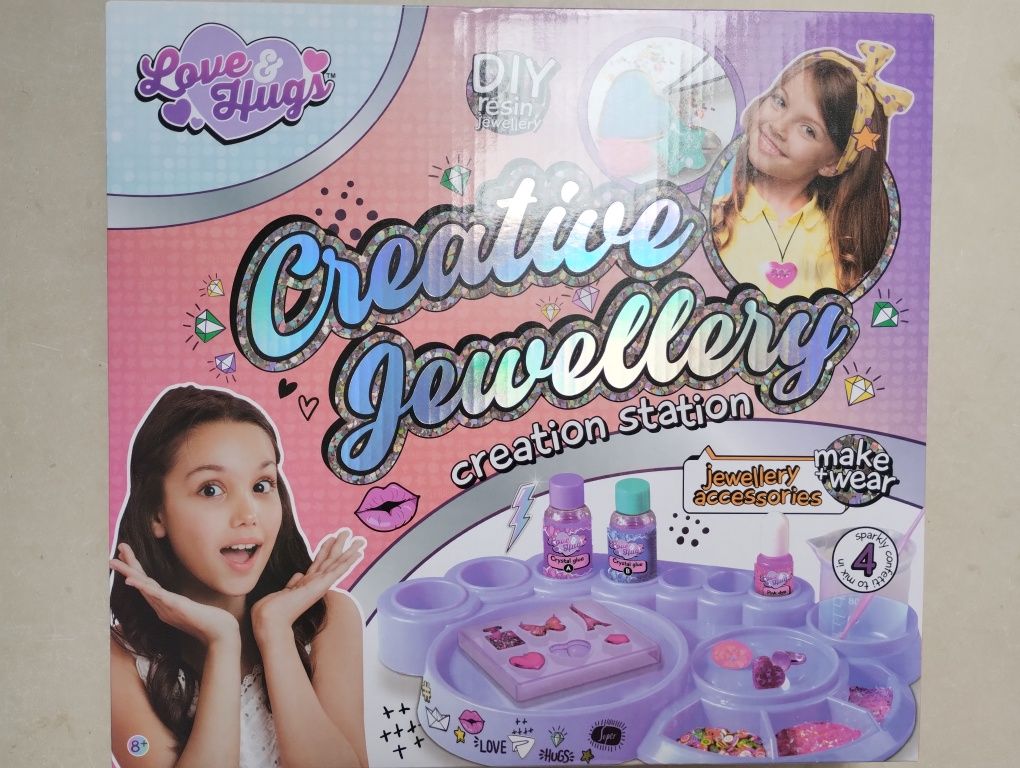 Creative jewellery creative station