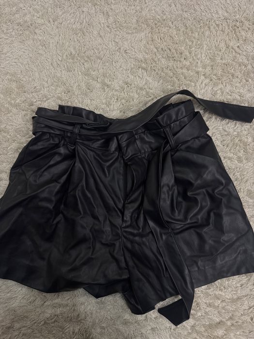 Шкіряні шорти Zara