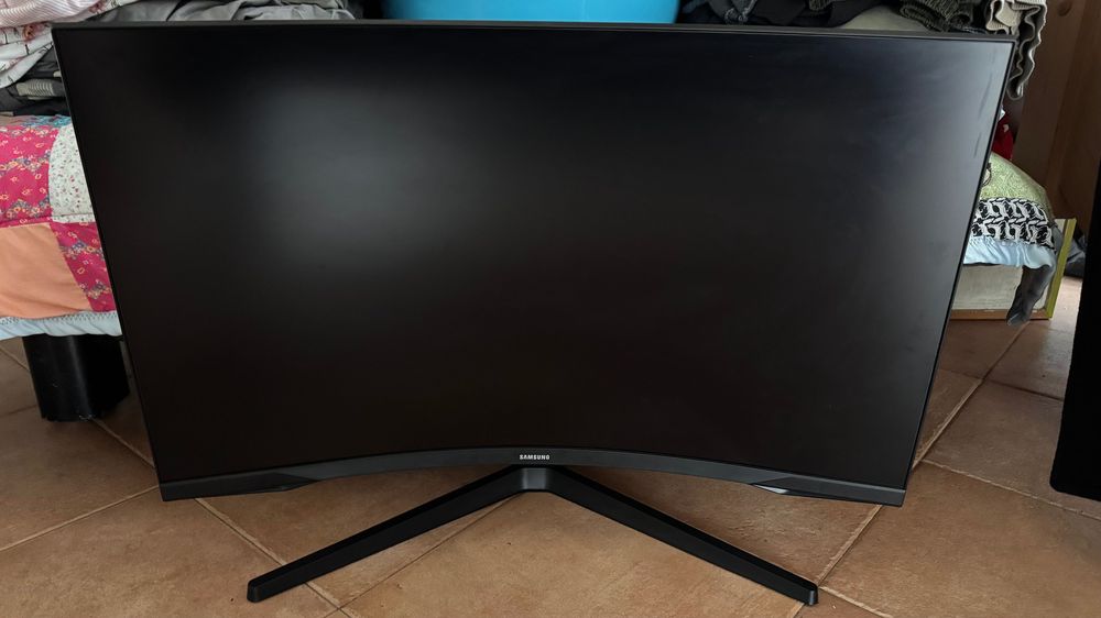 Samsung Odyssey G55C 32" | 165Hz 1ms | Curvo 1440p | Impecável