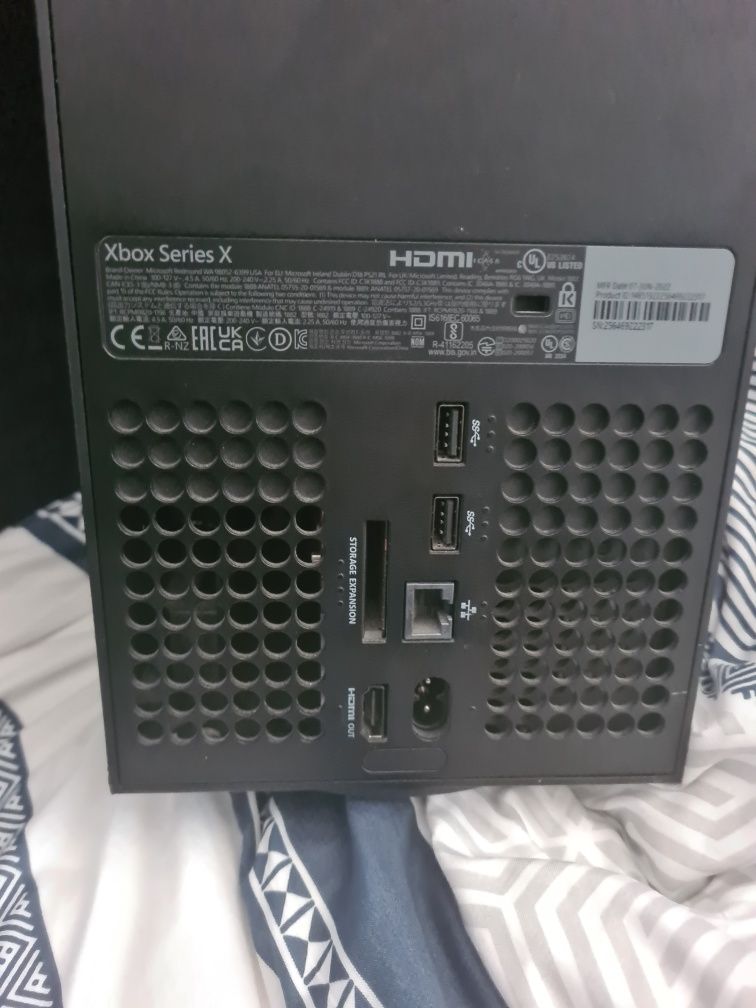 Xbox series x 1 tb cyberpunk pad