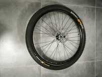 Roda 29 com pneu da frente continental Xking 2,4