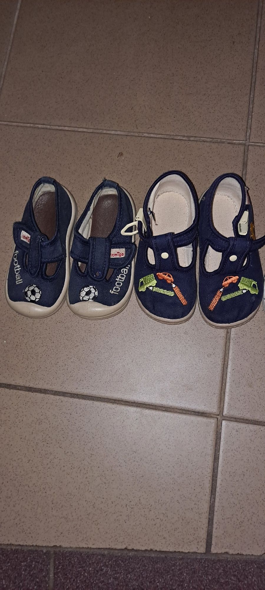 Buty, łapcie, kapcie 21, 22, 23 zestaw