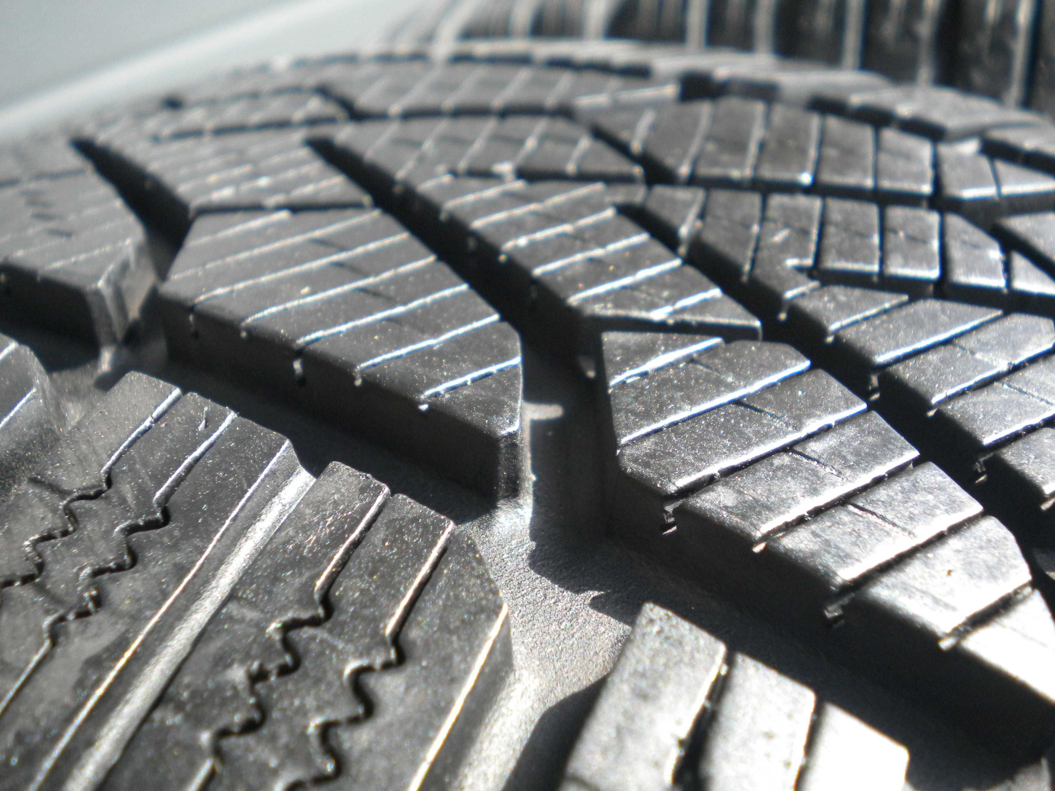 2x Opony zimowe 185/60r15 Semperit Speed Grip 2 +7mm Jak Nowe
