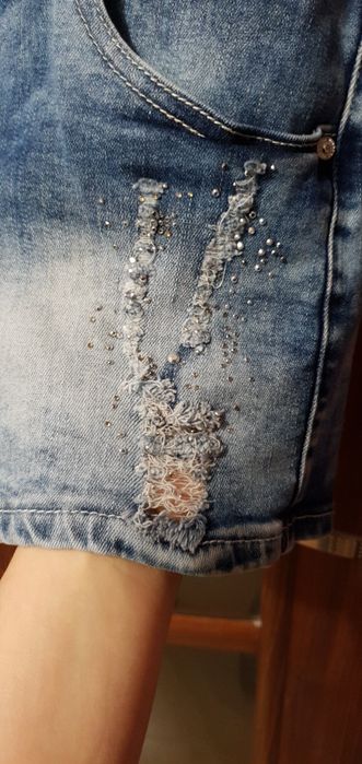 Piękny jeansowy kombinezon