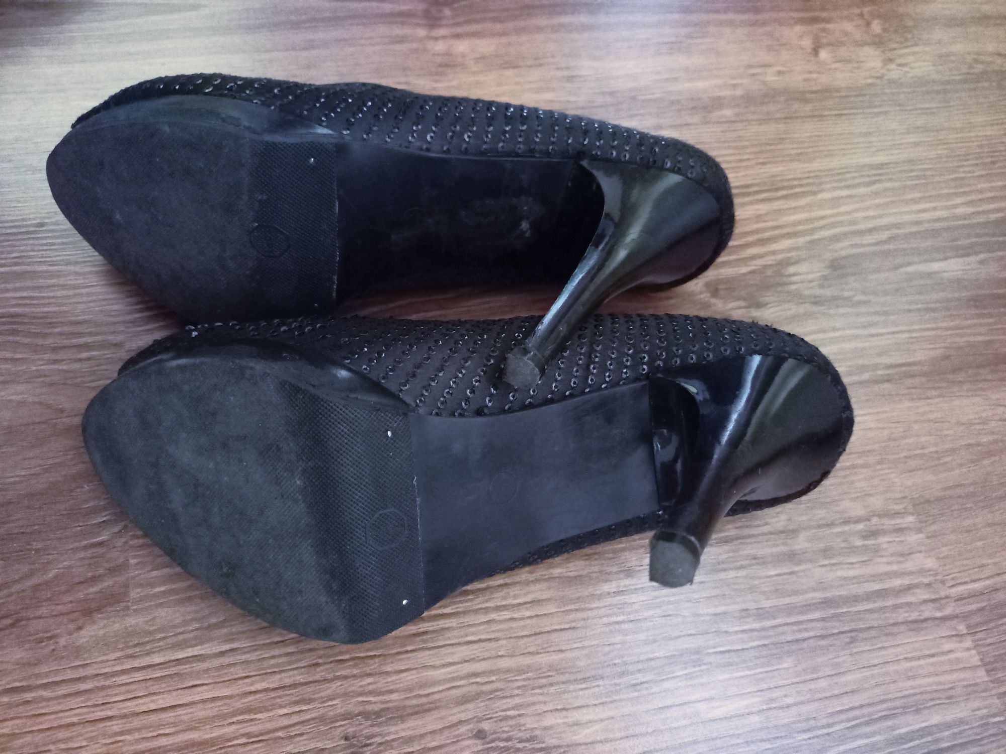 Czarne szpilki 40 buty damskie na obcasie cekinami szpilka obcas
