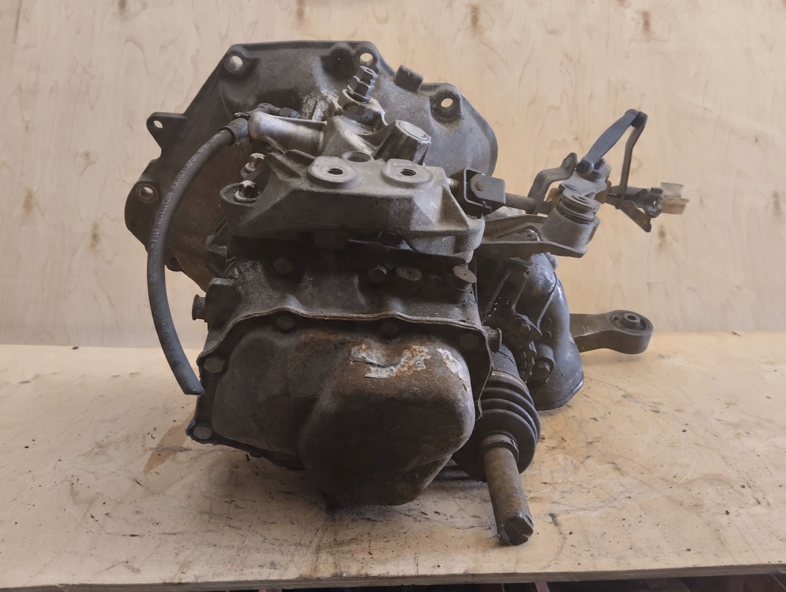 Skrzynia biegów Opel Corsa c Meriva a 1.0 1.2 1.4 b F13C394