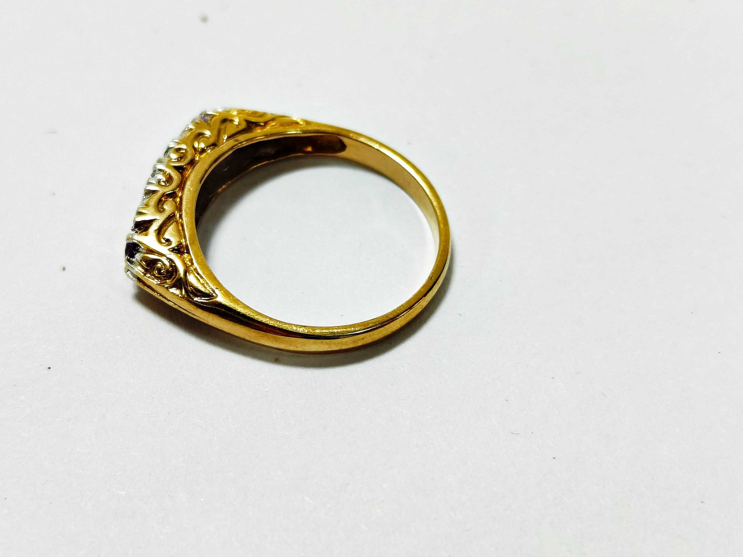 Unikatowy złoty pierścionek ametysty diamenty 375