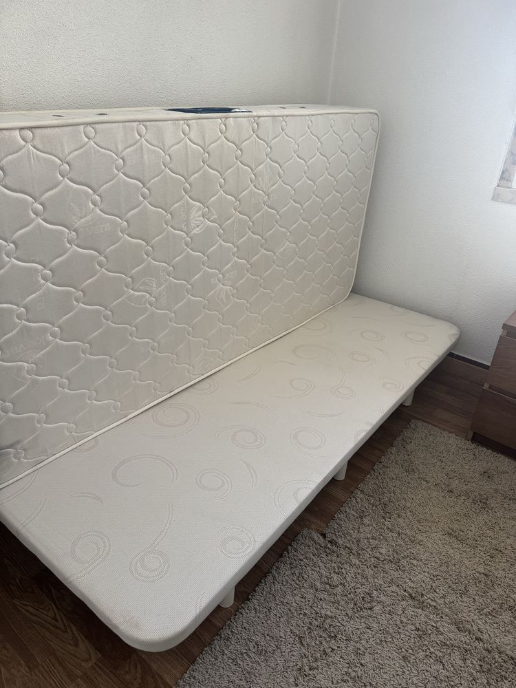 Cama com colchão
