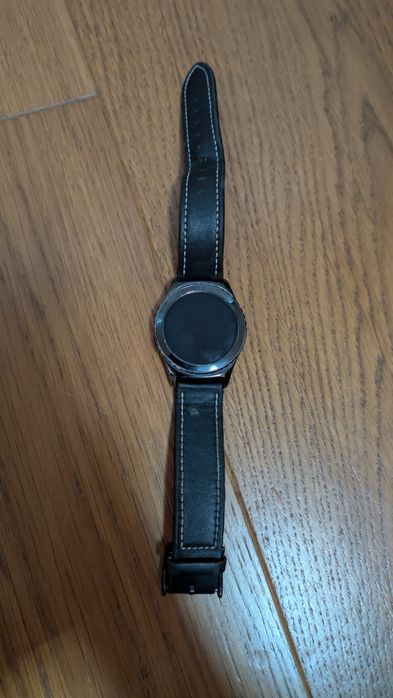 Używany, pęknięty Samsung Gear S2 Classic