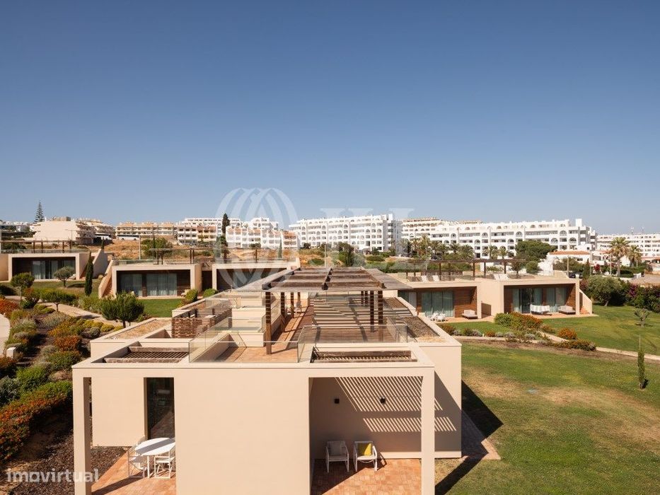 Apartamento T3 com terraço no White Shell, Algarve