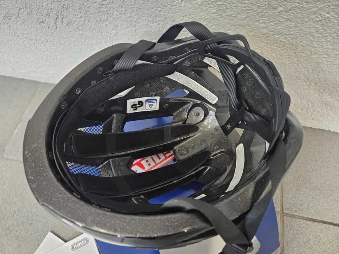 NOWY Kask Rowerowy ABUS Road Macator