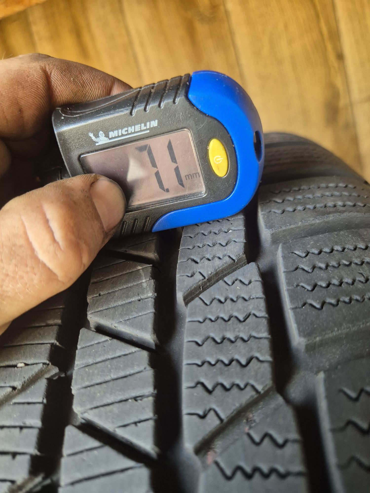 205/50/17 Continental para zima 7mm 18r stan bdb