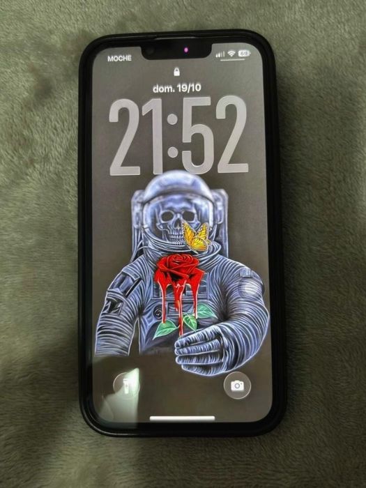 iPhone 13 128gb cor branca.