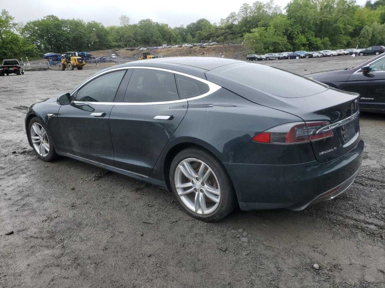 Tesla Model S 2013