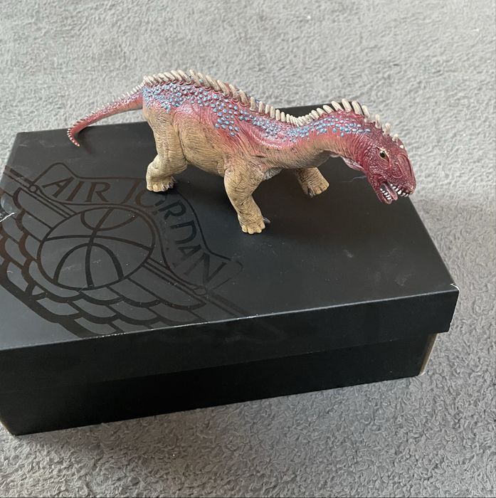 Sprzedam duzego dinozaura shleich