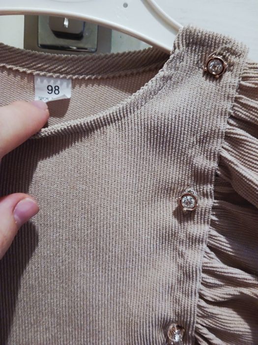 Чудова сукня для дівчинки 98р