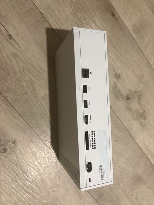 Xbox series s 512 gb+ 2 геймпада