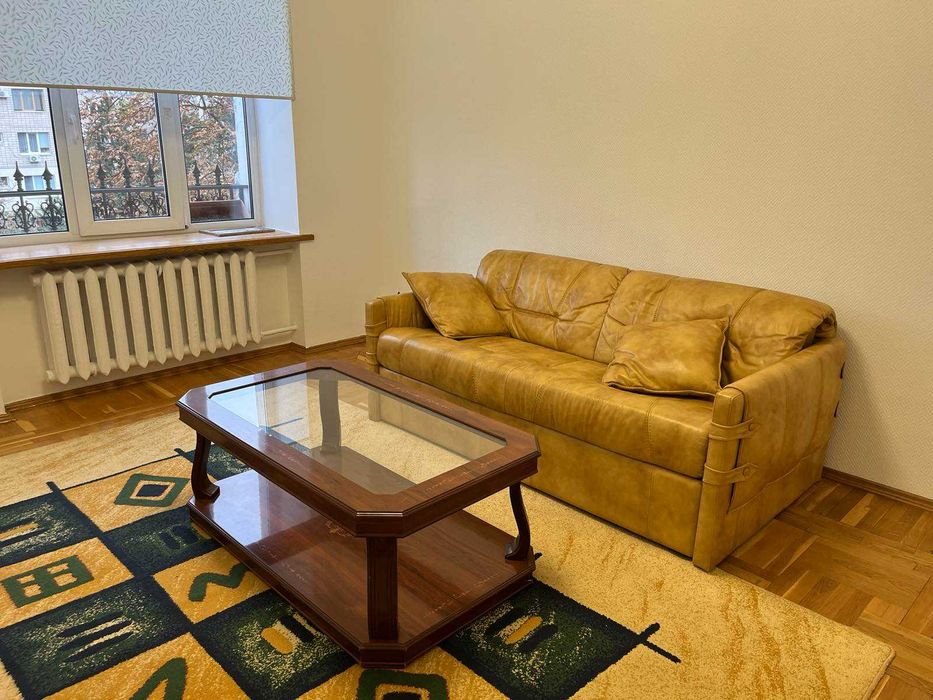 Здається 3-к.кв в центрі столиці - на вул.Омеляновича-Павленка,14/12