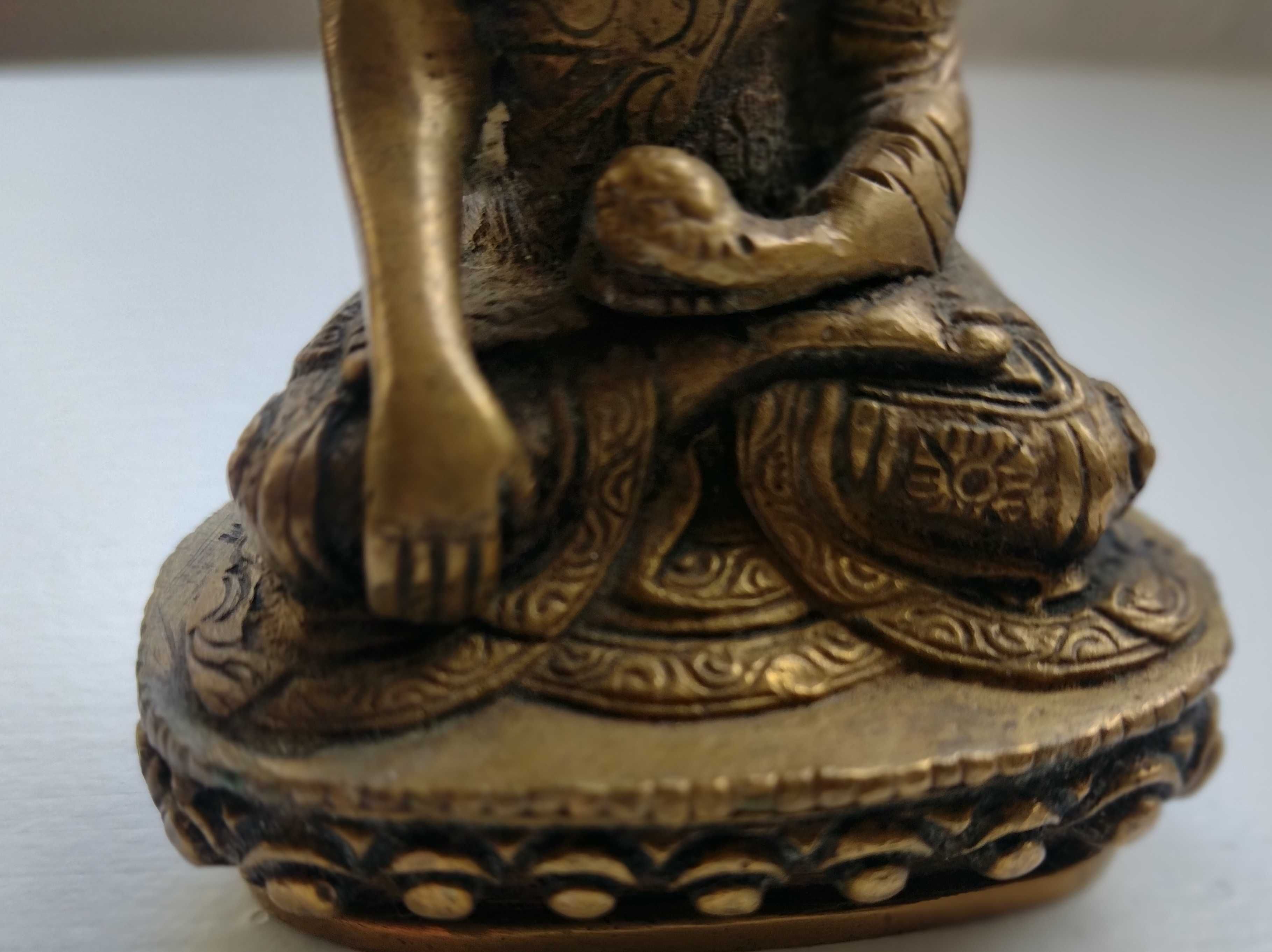 Estatueta dourada tibetana 600g