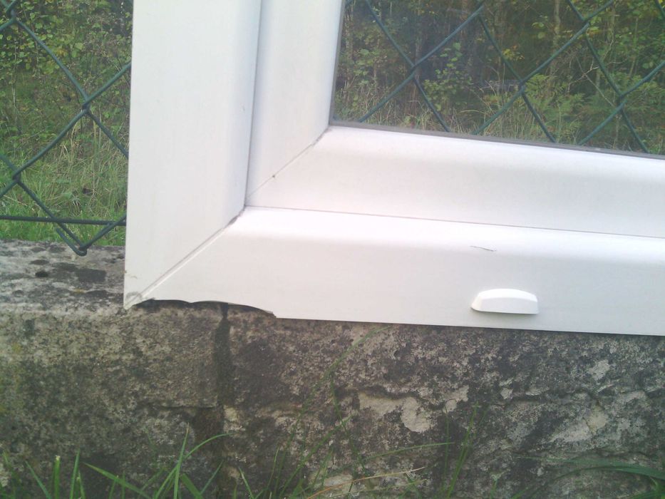 okno plastikowe białe 113 x 57
