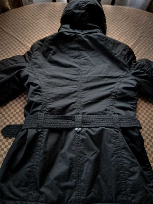 Женская куртка-парка фирмы Esprit