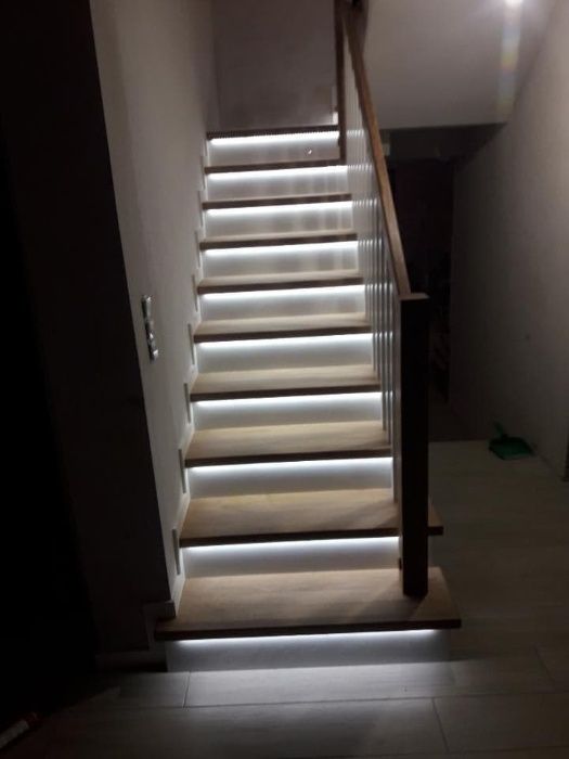 Schody drewniane dąb , buk , jesion Trepy  Producent Podkarpackie