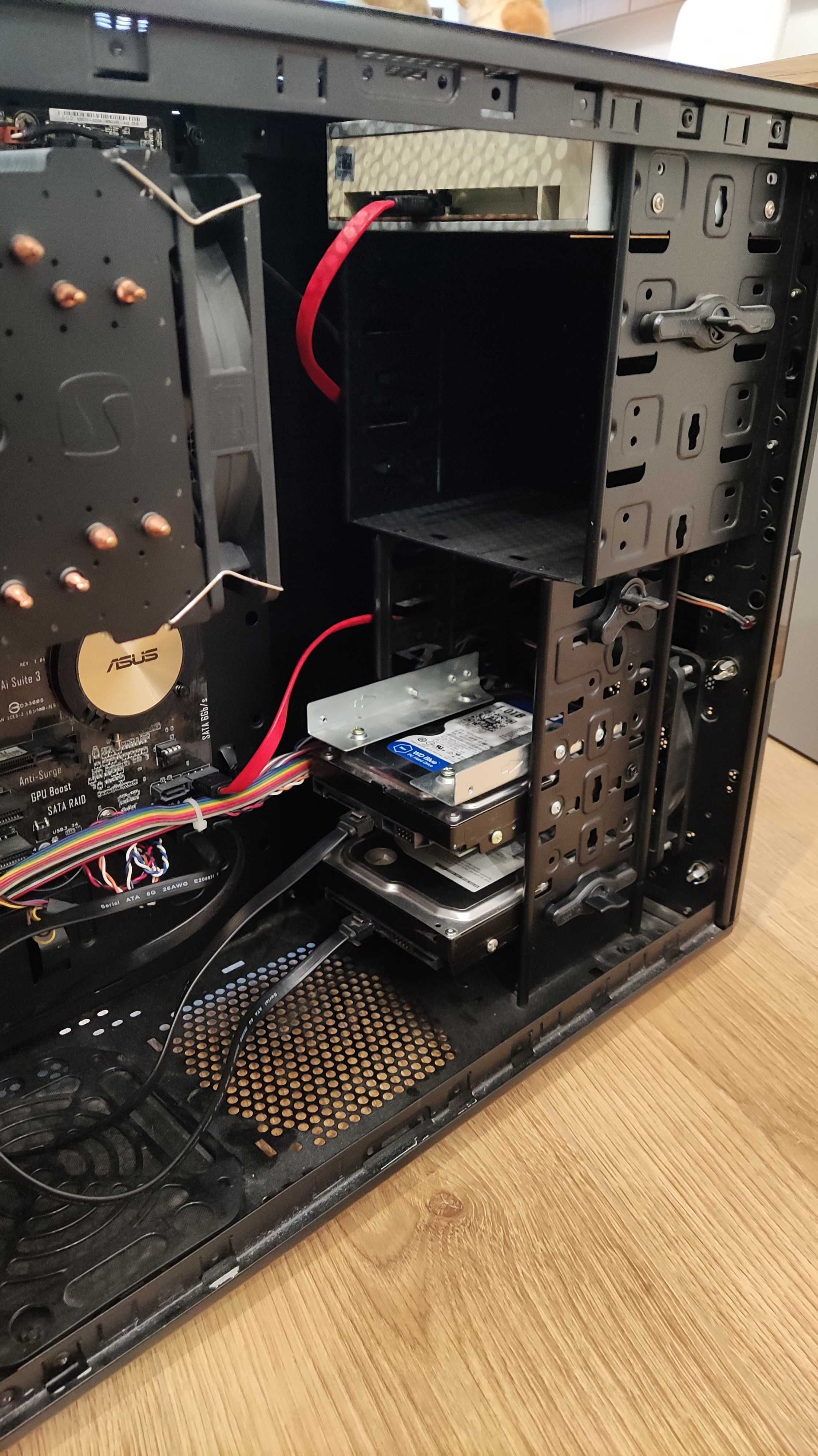 i5-6600k, Fortis 3, Asus Z170-P, 16GB DDR4 3200MHz CL16, HDD 1TB+500GB