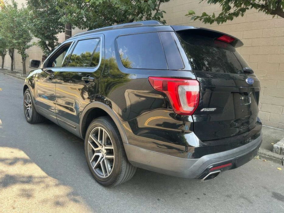 Ford Explorer Sport      2016