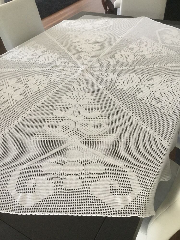 Toalha de mesa em renda