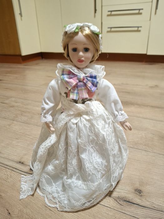 Porcelanowa lalka - weselny strój Żywiecki 30cm