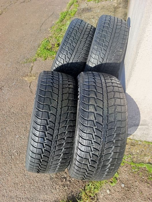 Зимова гума Federal R18 235/45