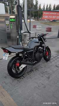 Honda cb400 super four