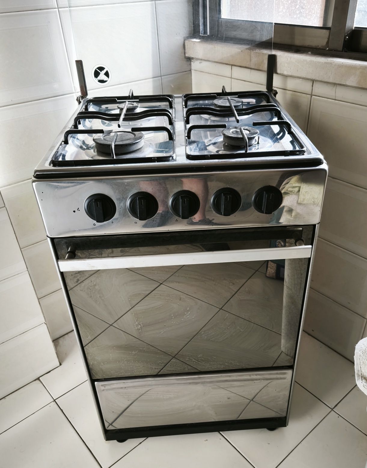 Fogão a gás de cozinha com forno