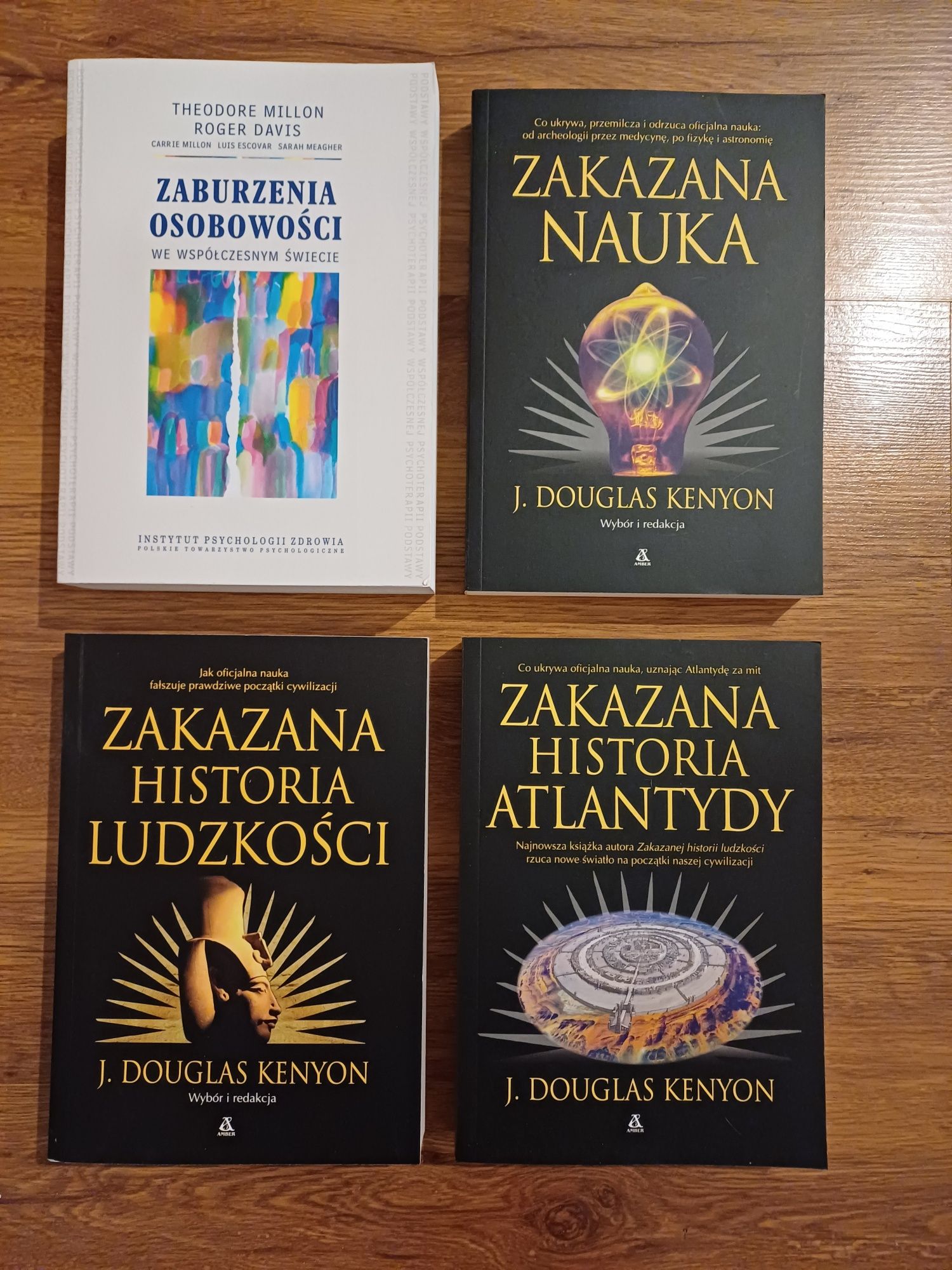 Książki, każda osobno