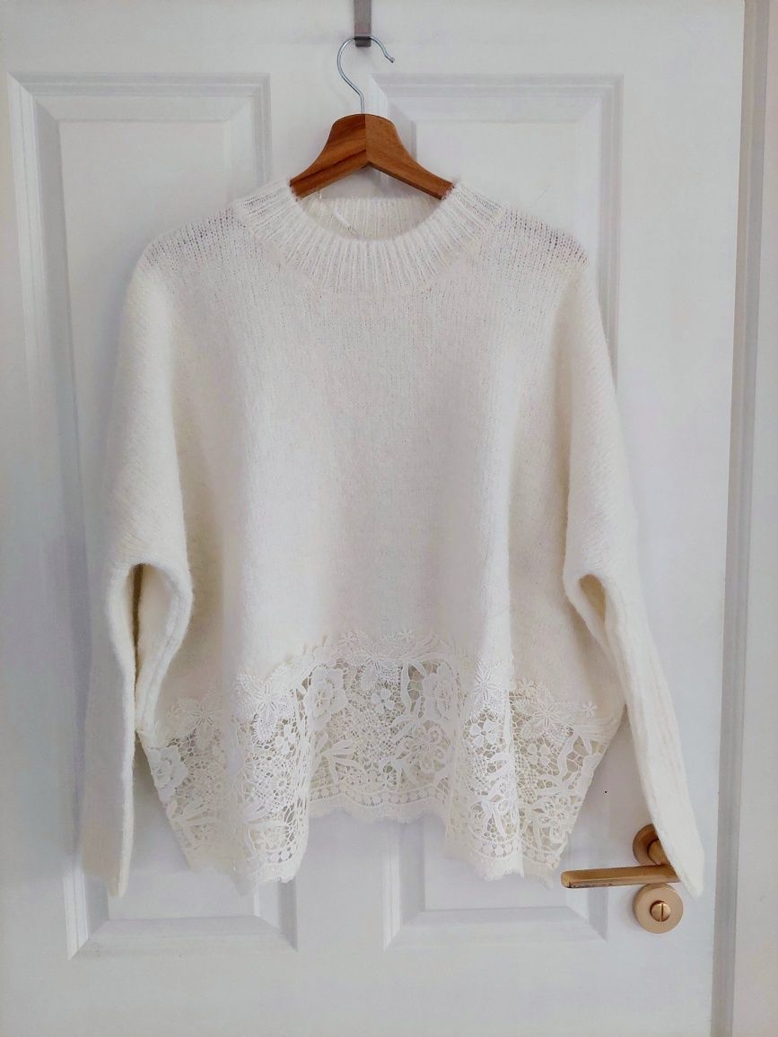 Manosque, kremowy miękki sweter oversize z koronką i wełną, nowy