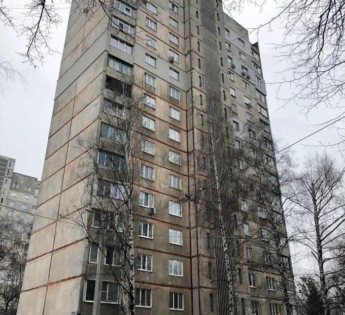 G4 Продам 3 х ком. квартиру  в 2 х минутах от метро Масельского